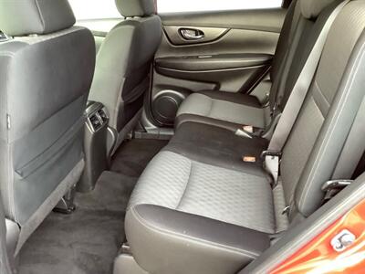 2017 Nissan Rogue SV - Photo 25 - Crest Hill, IL 60403