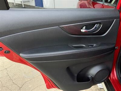 2017 Nissan Rogue SV - Photo 24 - Crest Hill, IL 60403