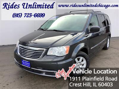 2012 Chrysler Town & Country Touring   - Photo 1 - Crest Hill, IL 60403