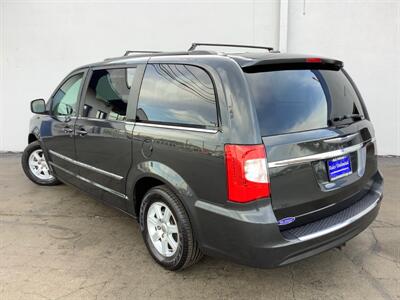 2012 Chrysler Town & Country Touring   - Photo 4 - Crest Hill, IL 60403