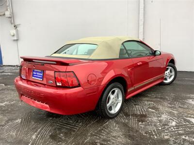 2001 Ford Mustang   - Photo 8 - Crest Hill, IL 60403