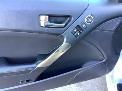 2014 Hyundai Genesis Coupe 2.0T   - Photo 11 - Crest Hill, IL 60403