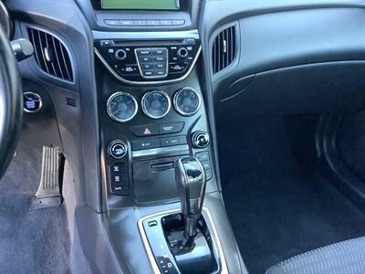 2014 Hyundai Genesis Coupe 2.0T   - Photo 16 - Crest Hill, IL 60403