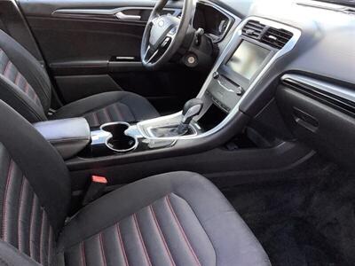 2015 Ford Fusion Hybrid SE - Photo 30 - Crest Hill, IL 60403