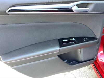 2015 Ford Fusion Hybrid SE - Photo 23 - Crest Hill, IL 60403