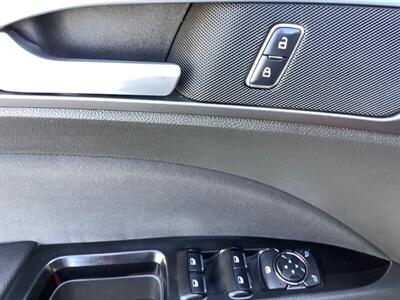 2015 Ford Fusion Hybrid SE - Photo 11 - Crest Hill, IL 60403