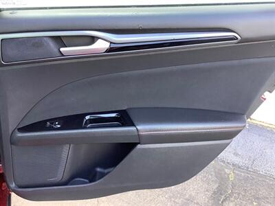 2015 Ford Fusion Hybrid SE - Photo 25 - Crest Hill, IL 60403