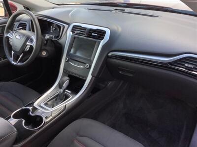 2015 Ford Fusion Hybrid SE - Photo 31 - Crest Hill, IL 60403