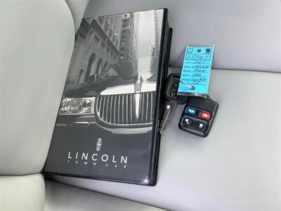 2001 Lincoln Town Car Cartier   - Photo 28 - Crest Hill, IL 60403