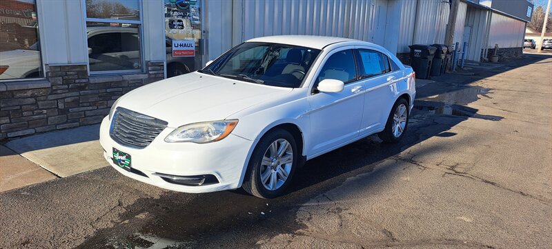 2011 Chrysler 200 Series TOURING  