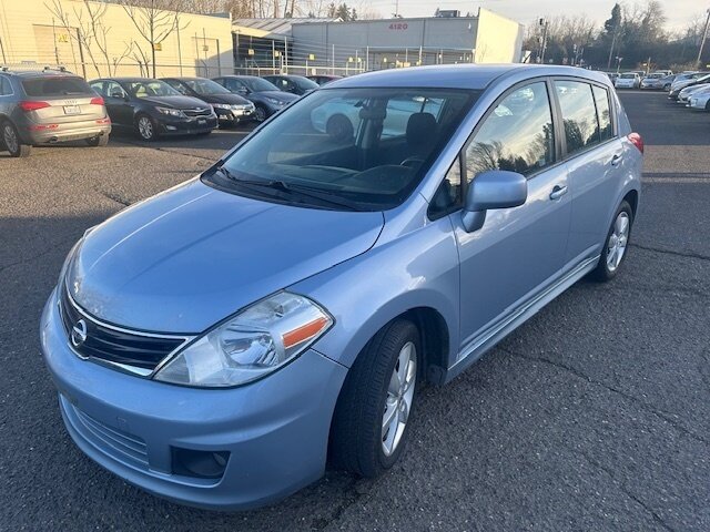 2010 Nissan Versa 1.8 S  