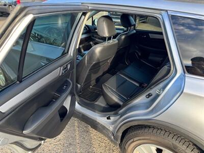 2017 Subaru Outback 2.5i Premium   - Photo 12 - Portland, OR 97211