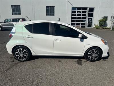 2014 Toyota Prius C One - Photo 6 - Portland, OR 97211