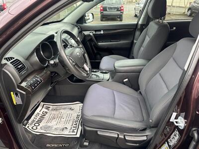2012 Kia Sorento LX - Photo 9 - Portland, OR 97211