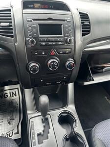2012 Kia Sorento LX - Photo 20 - Portland, OR 97211