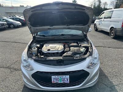 2015 Hyundai SONATA Hybrid   - Photo 19 - Portland, OR 97211