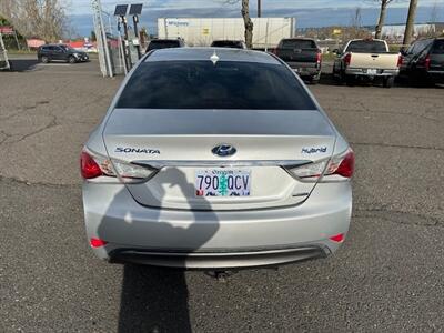 2015 Hyundai SONATA Hybrid   - Photo 4 - Portland, OR 97211