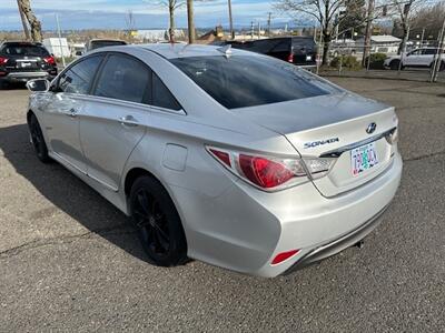 2015 Hyundai SONATA Hybrid   - Photo 3 - Portland, OR 97211