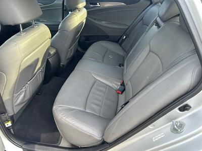 2015 Hyundai SONATA Hybrid   - Photo 11 - Portland, OR 97211