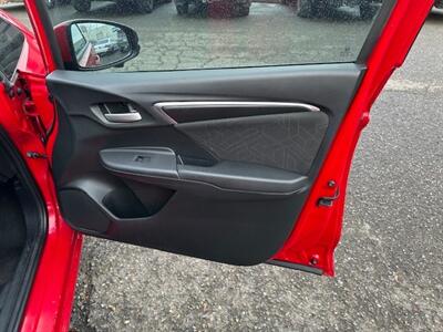 2015 Honda Fit EX   - Photo 17 - Portland, OR 97211