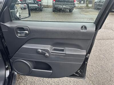 2017 Jeep Patriot Sport - Photo 13 - Portland, OR 97211