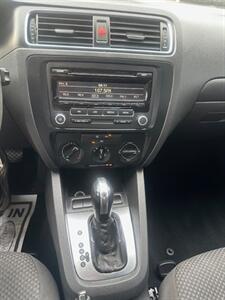 2013 Volkswagen Jetta   - Photo 17 - Portland, OR 97211