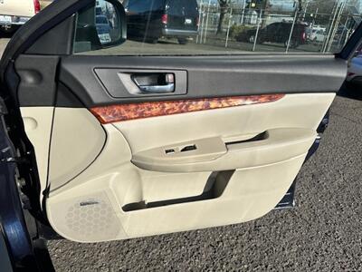 2012 Subaru Outback 2.5i Limited   - Photo 13 - Portland, OR 97211