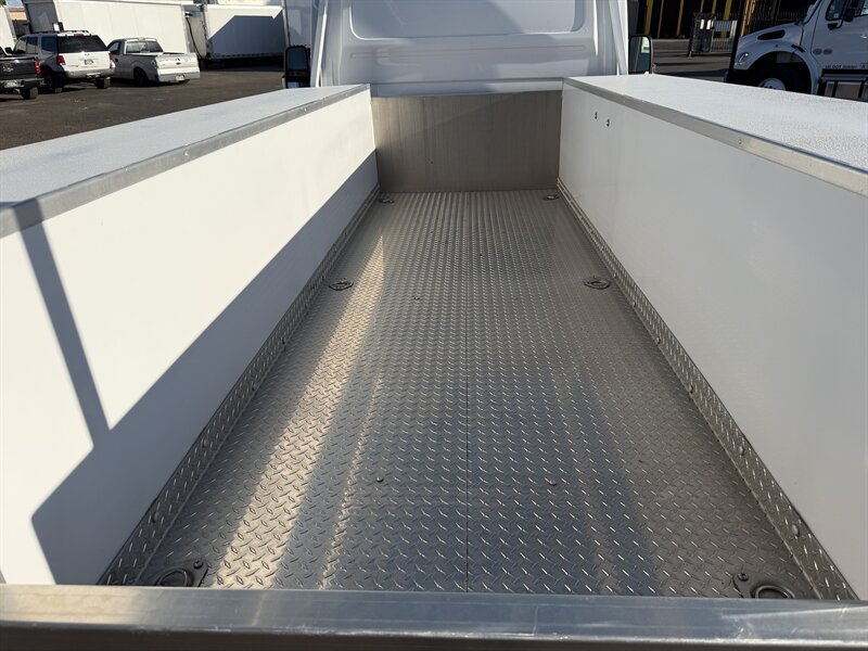 2023 Mercedes-Benz Sprinter 3500XD Utility Body - Photo 12 - Phoenix, AZ 85034