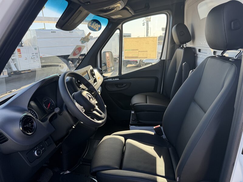 2023 Mercedes-Benz Sprinter 3500XD Utility Body - Photo 15 - Phoenix, AZ 85034