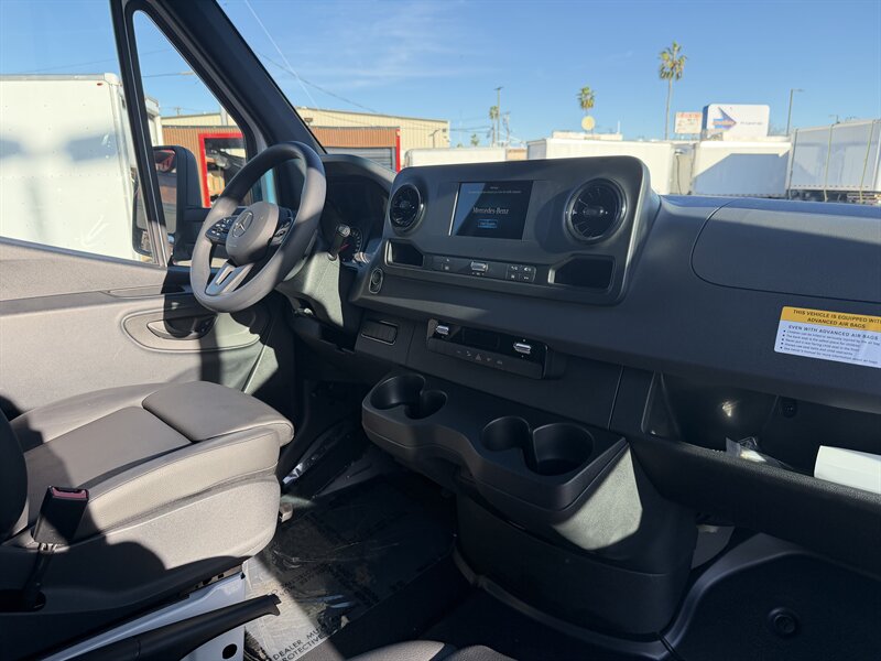 2023 Mercedes-Benz Sprinter 3500XD Utility Body - Photo 18 - Phoenix, AZ 85034