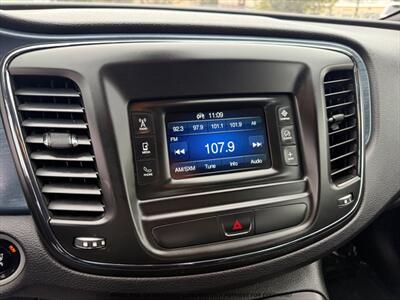 2015 Chrysler 200 S   - Photo 15 - Garden City, ID 83714