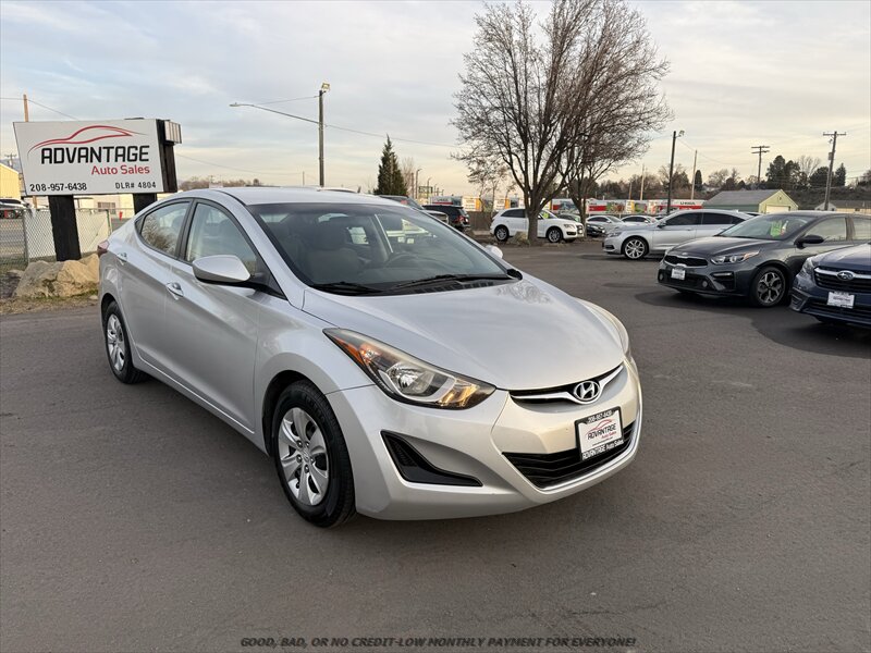 2016 Hyundai ELANTRA SE  