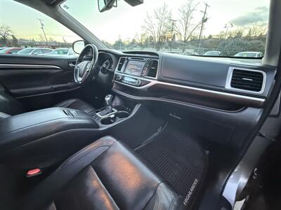 2015 Toyota Highlander Limited Platinum   - Photo 23 - Garden City, ID 83714