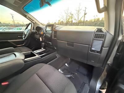 2015 Nissan Titan SV   - Photo 21 - Garden City, ID 83714