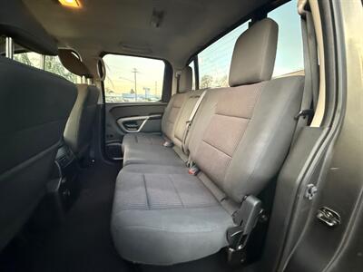 2015 Nissan Titan SV   - Photo 16 - Garden City, ID 83714