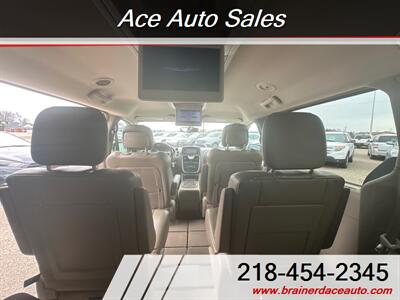 2011 Chrysler Town & Country Limited   - Photo 8 - Brainerd, MN 56401