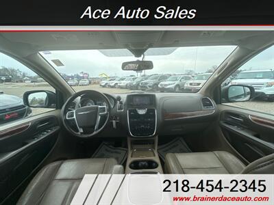 2011 Chrysler Town & Country Limited   - Photo 9 - Brainerd, MN 56401