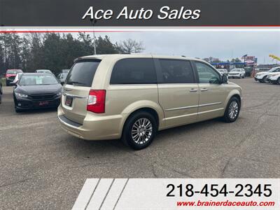 2011 Chrysler Town & Country Limited   - Photo 3 - Brainerd, MN 56401
