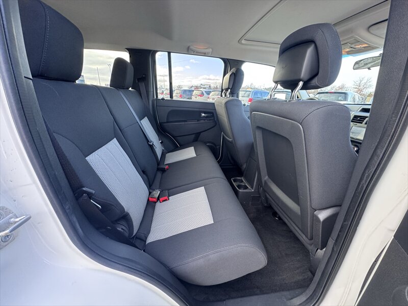 2010 Jeep Liberty Sport - Photo 14 - Brainerd, MN 56401