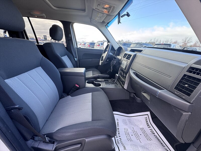 2010 Jeep Liberty Sport - Photo 13 - Brainerd, MN 56401