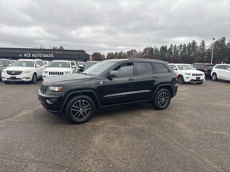 2017 Jeep Grand Cherokee Trailhawk   - Photo 1 - Brainerd, MN 56401