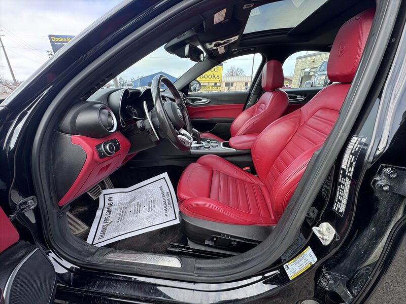 2021 Alfa Romeo Giulia Ti - Photo 10 - Brainerd, MN 56401