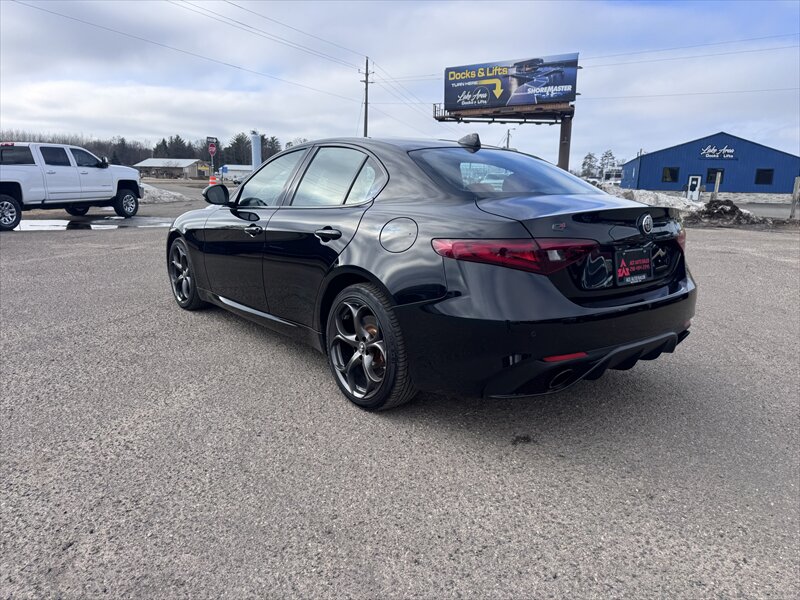 2021 Alfa Romeo Giulia Ti - Photo 3 - Brainerd, MN 56401
