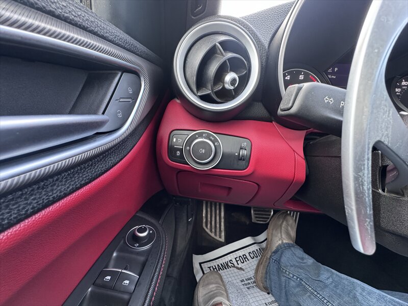 2021 Alfa Romeo Giulia Ti - Photo 13 - Brainerd, MN 56401