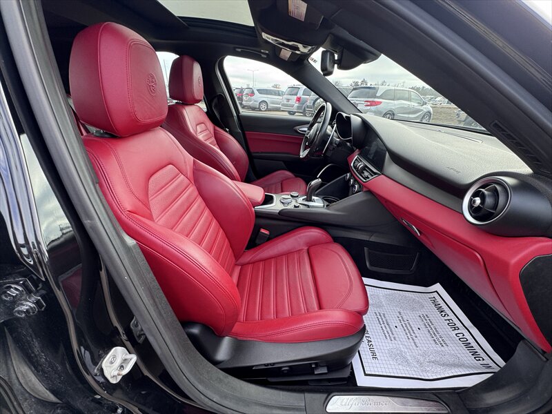 2021 Alfa Romeo Giulia Ti - Photo 11 - Brainerd, MN 56401