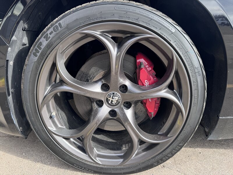 2021 Alfa Romeo Giulia Ti - Photo 9 - Brainerd, MN 56401