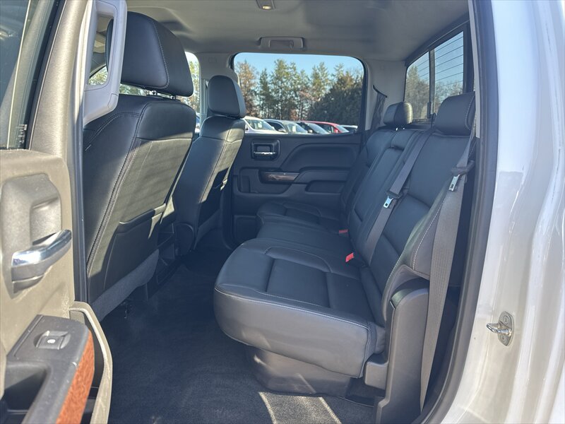 2018 GMC Sierra 1500 SLT - Photo 13 - Brainerd, MN 56401