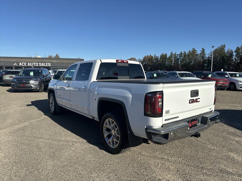 2018 GMC Sierra 1500 SLT - Photo 4 - Brainerd, MN 56401