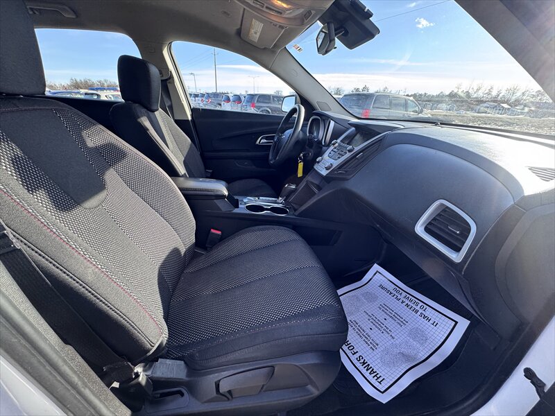 2017 Chevrolet Equinox LS - Photo 13 - Brainerd, MN 56401