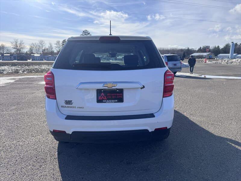 2017 Chevrolet Equinox LS - Photo 8 - Brainerd, MN 56401